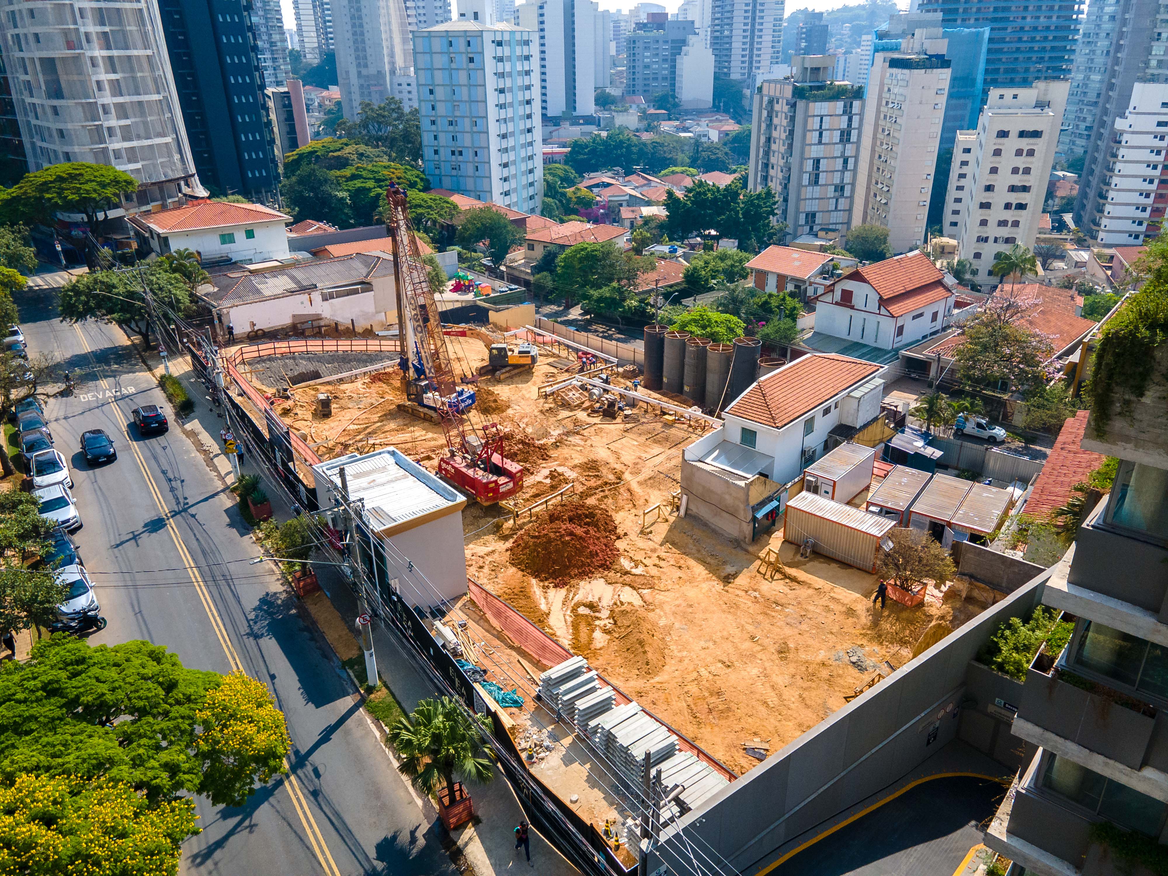 Imagem da obra em andamento